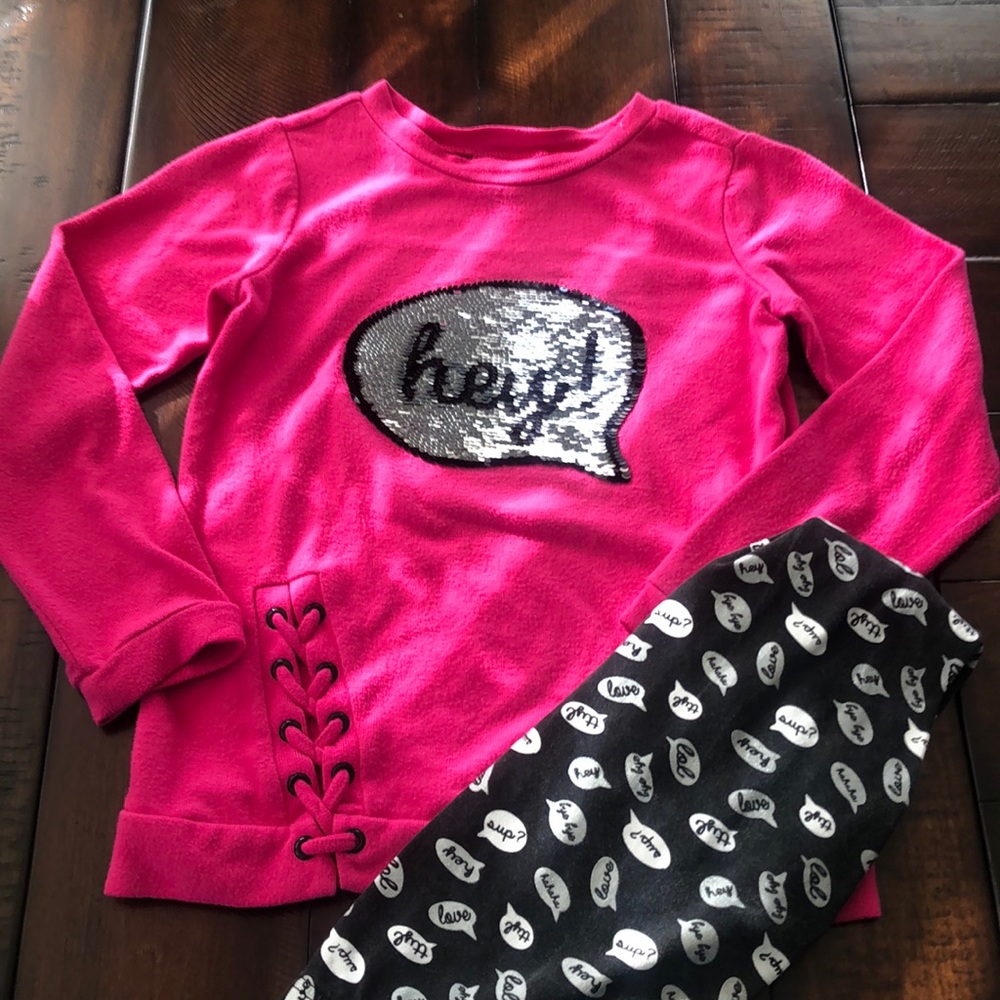 Adorable!!! HEY LOVE!  Flip sequins outfit